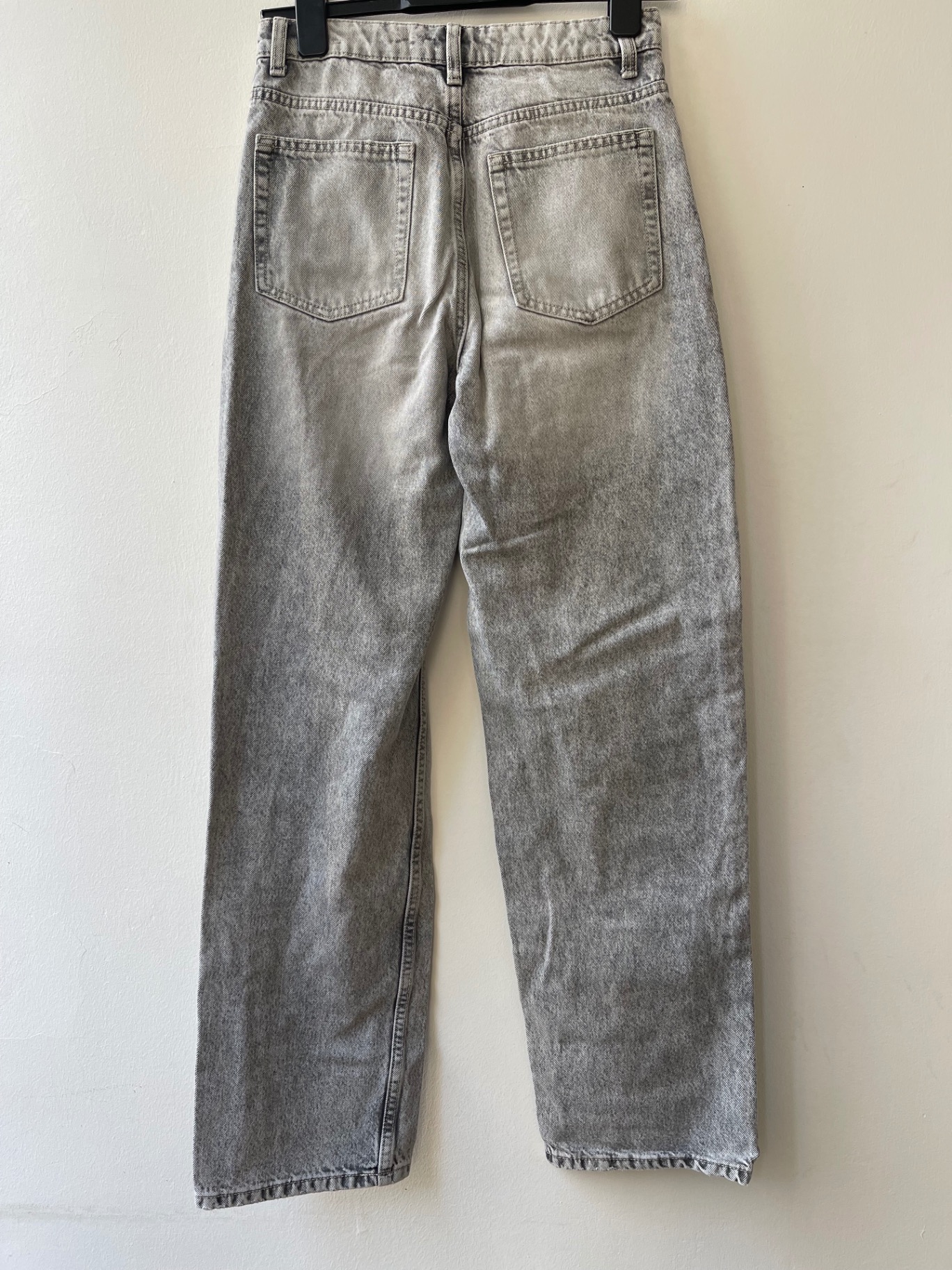 ג׳ינס אפור Bershka – ברשקה יד שנייה בנמיז - Nemyz