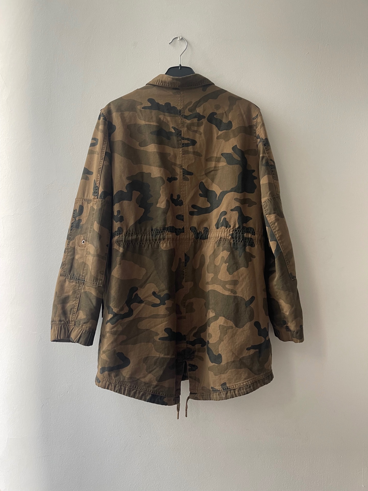 ג׳קט קמופלאז׳ Bershka – ברשקה יד שנייה בנמיז - Nemyz