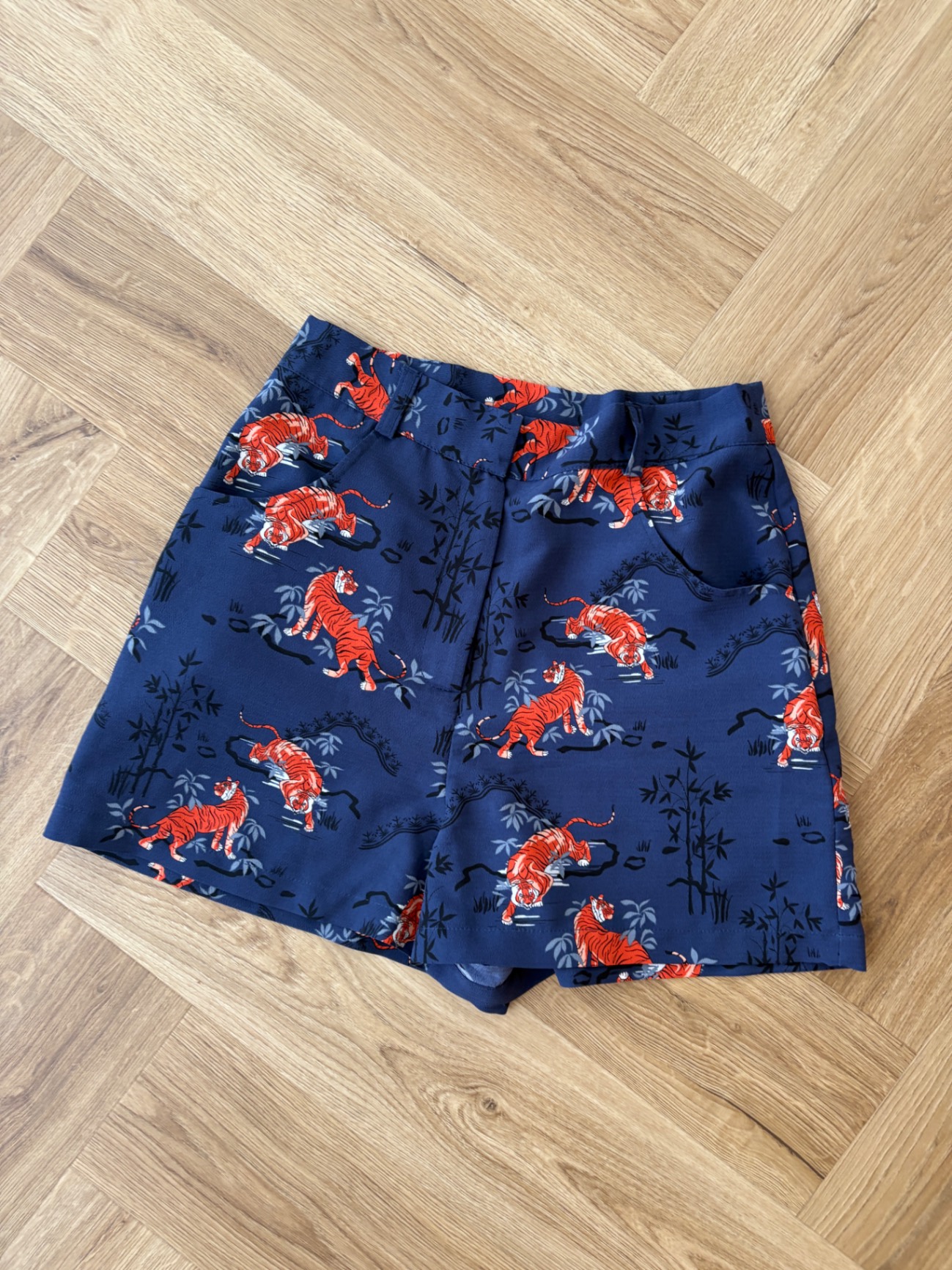 מכנסיים קצרים טיגריס Topshop-טופ שופ יד שנייה בנמיז - Nemyz