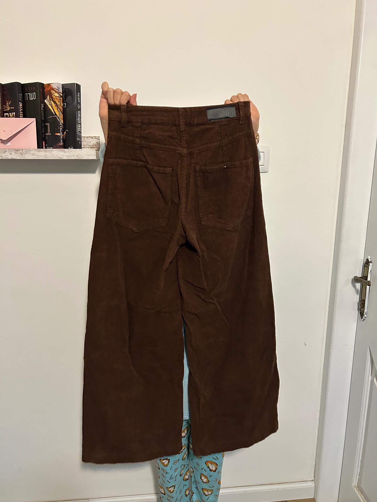 מכנסיים קורדרוי Bershka – ברשקה יד שנייה בנמיז - Nemyz