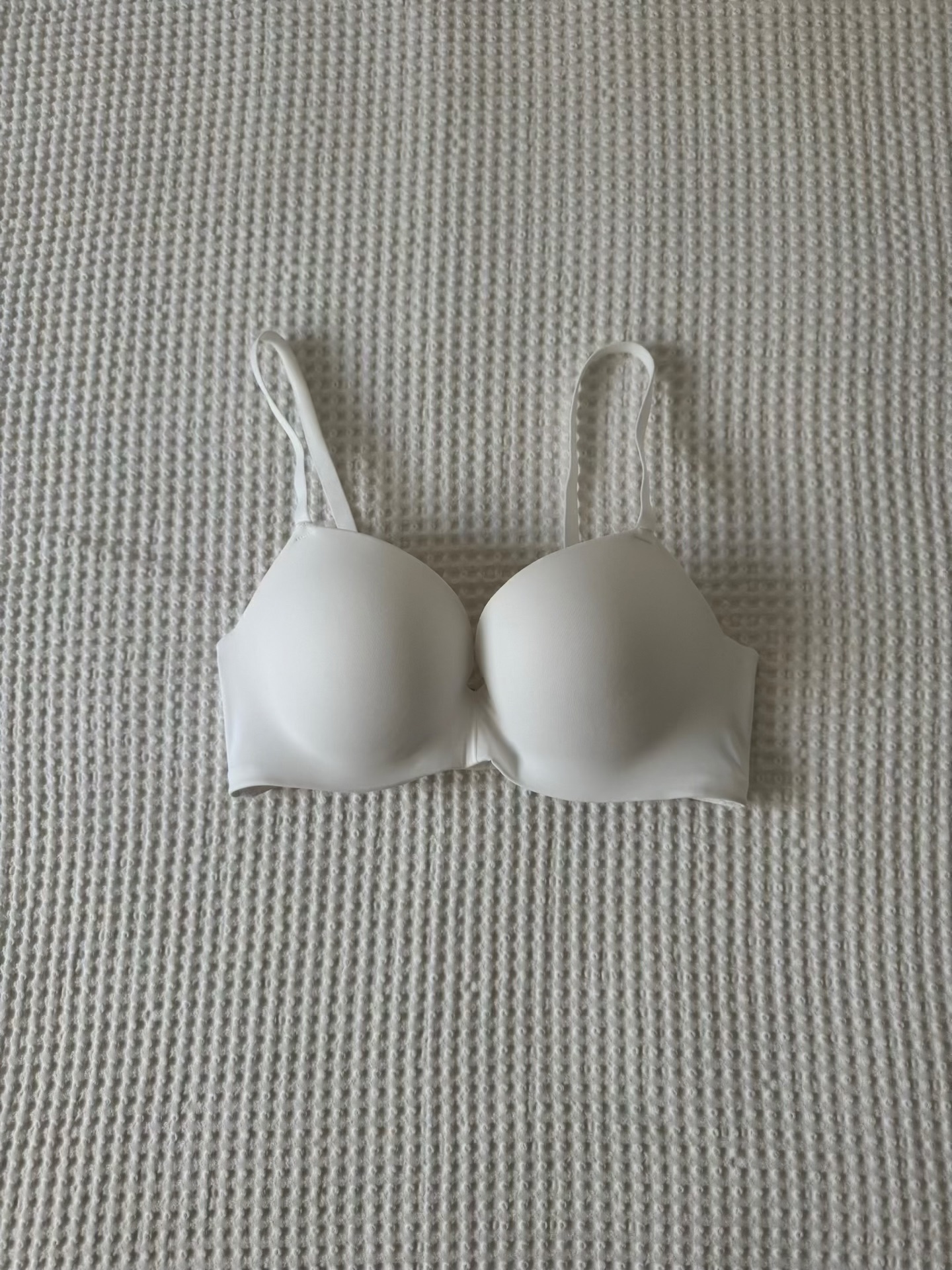 חזייה של H&M H&M - אייץ' אנד אם יד שנייה בנמיז - Nemyz