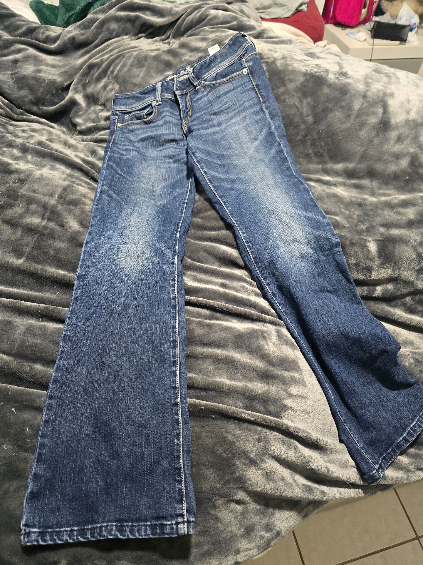 ג’ינס אמריקן איגל American Eagle – אמריקן איגל יד שנייה בנמיז - Nemyz