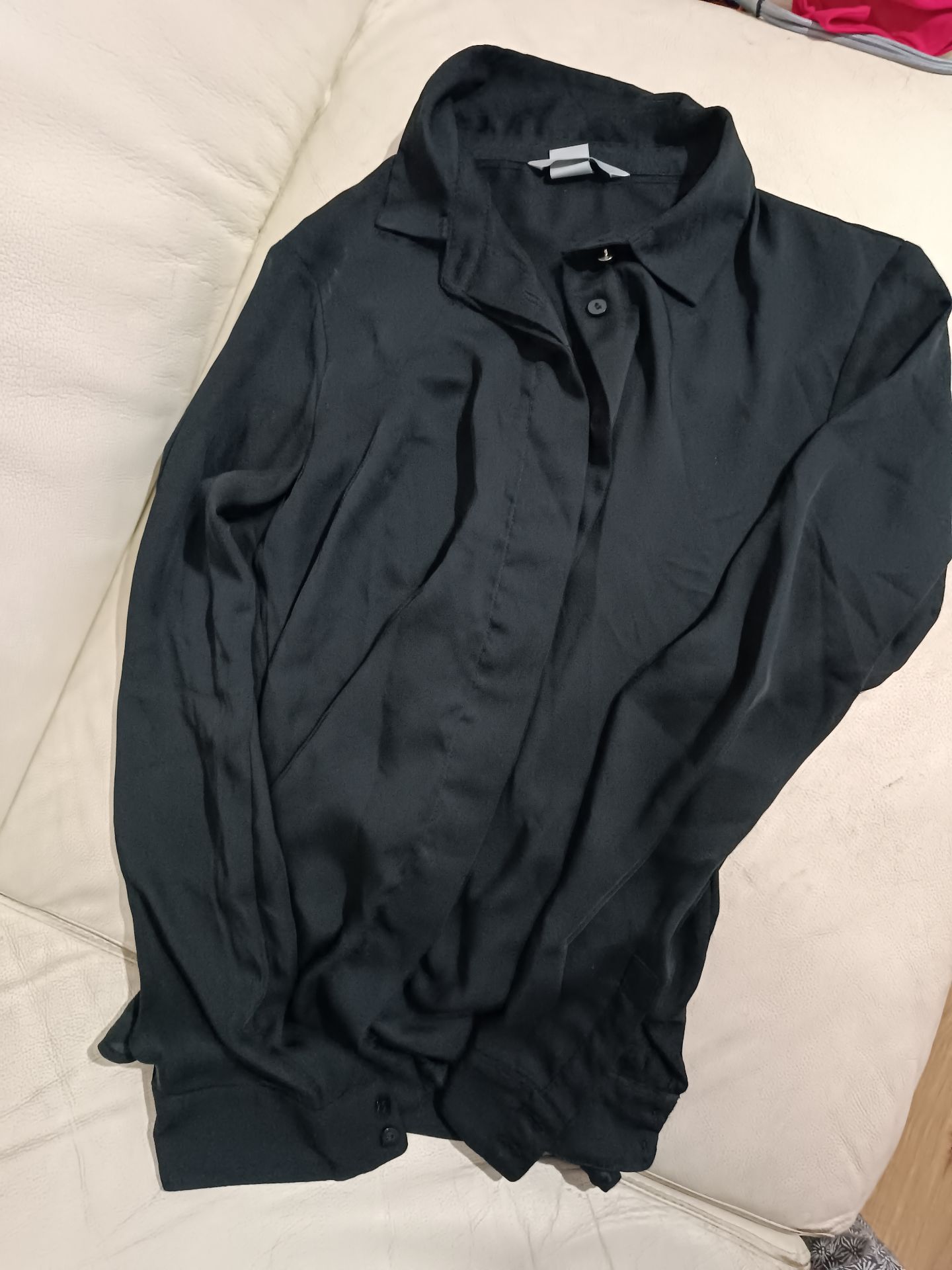 מכופתרת שחורה נשפכת H&M - אייץ' אנד אם יד שנייה בנמיז - Nemyz