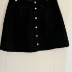 חצאית מיני שחורה H&M - אייץ' אנד אם יד שנייה בנמיז - Nemyz