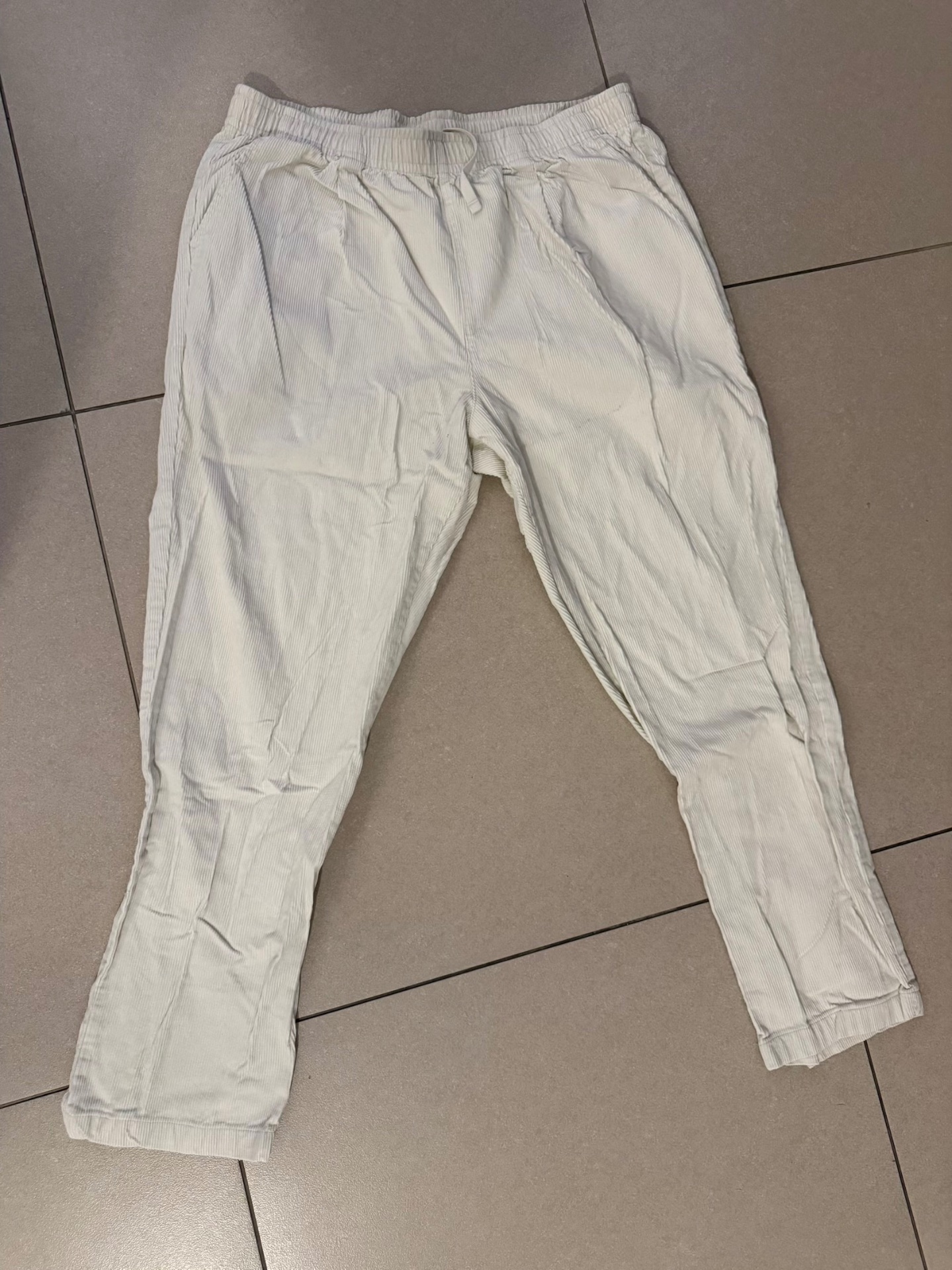 מכנס קורדרוי יוניקלו יוניקלו – Uniqlo יד שנייה בנמיז - Nemyz