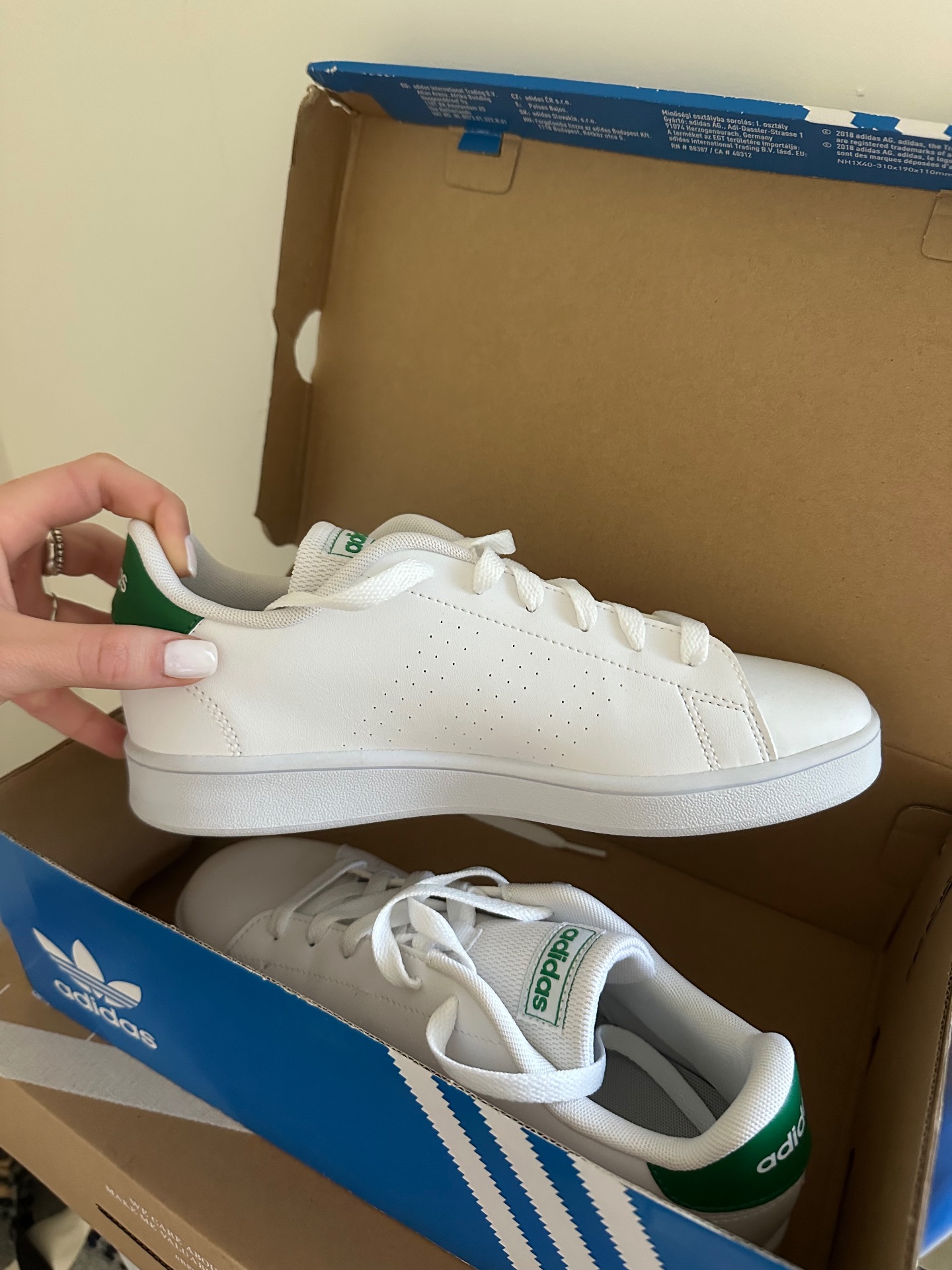 נעלי אדידס Adidas – אדידס יד שנייה בנמיז - Nemyz