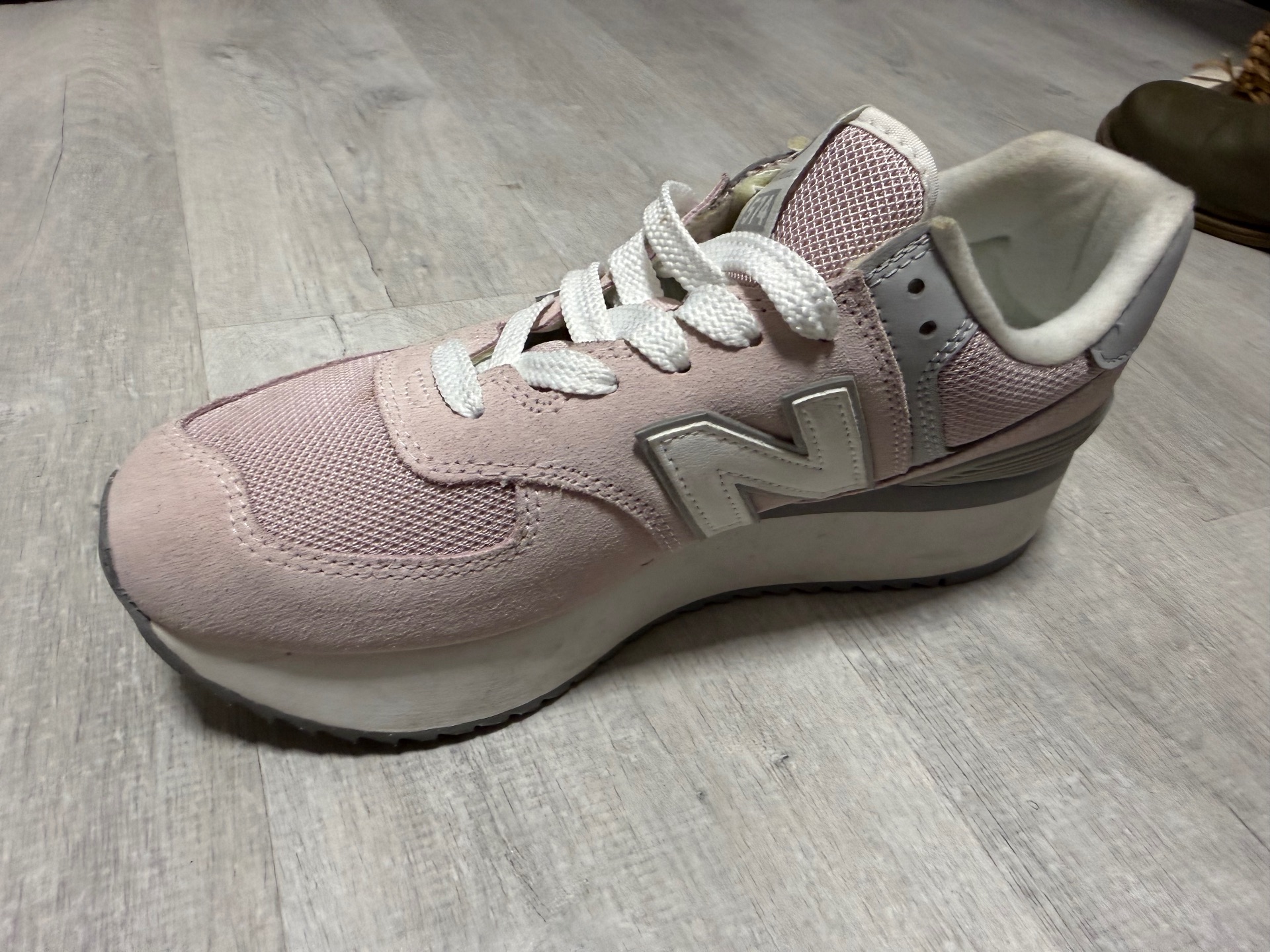 נעלי סניקרס דגם 574 New Balance - ניו באלאנס יד שנייה בנמיז - Nemyz