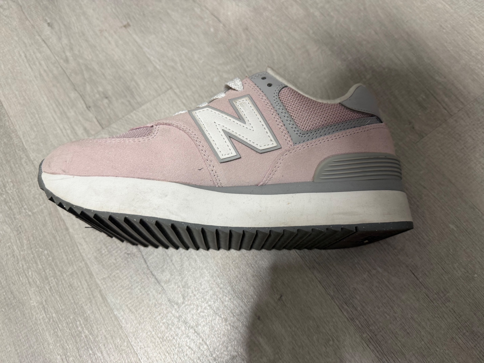 נעלי סניקרס דגם 574 New Balance - ניו באלאנס יד שנייה בנמיז - Nemyz
