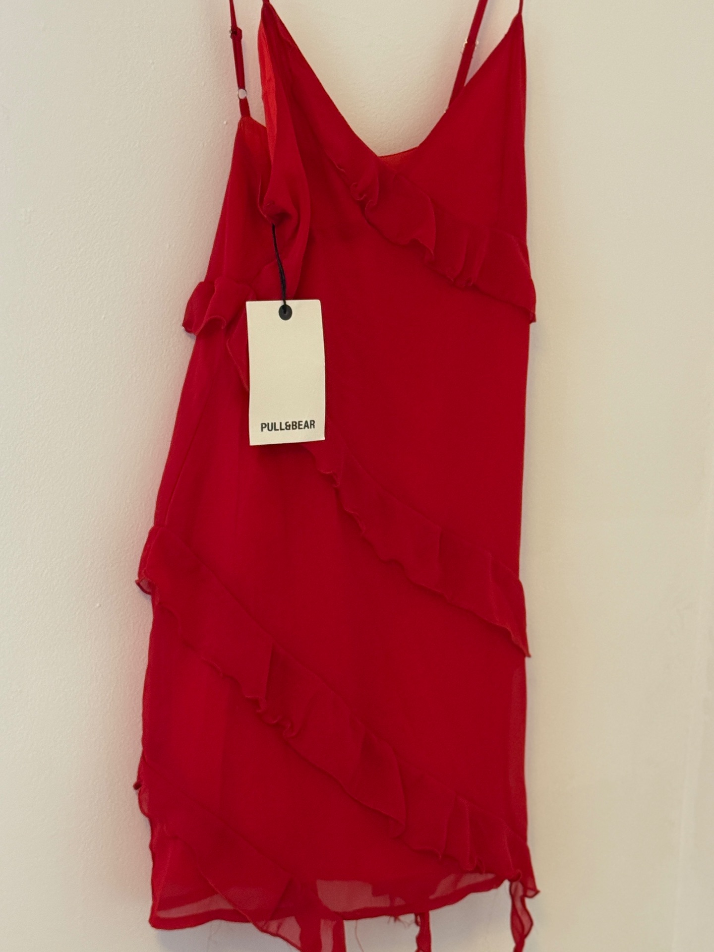 שמלה אדומה מושלמת Pull & Bear - פול אנד בר יד שנייה בנמיז - Nemyz