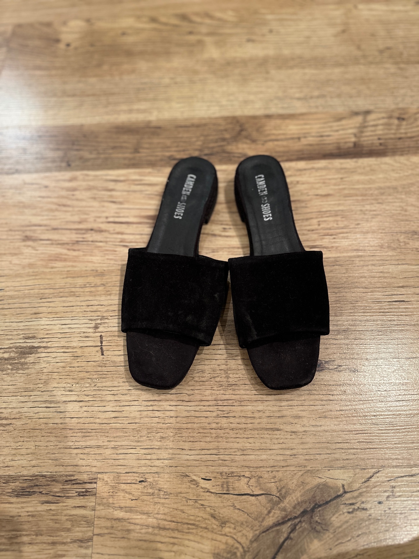 כפכפים עם עקבון Camden And Shoes יד שנייה בנמיז - Nemyz