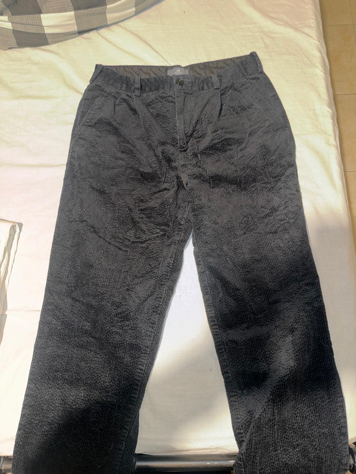 גינס קורדורוי שחור H&M - אייץ' אנד אם יד שנייה בנמיז - Nemyz