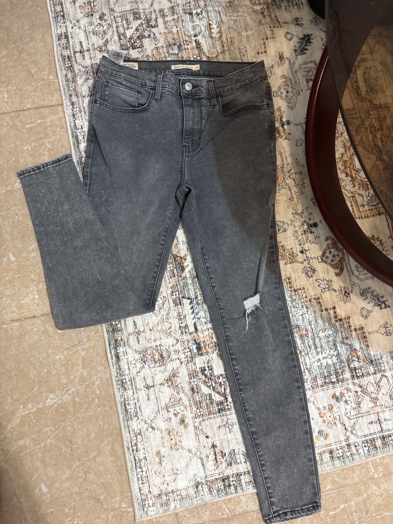 ג׳ינס לוויס אפור 27 Levi's - ליווייס יד שנייה בנמיז - Nemyz