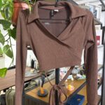 חולצה ארוכה קרופ S H&M - אייץ' אנד אם יד שנייה בנמיז - Nemyz