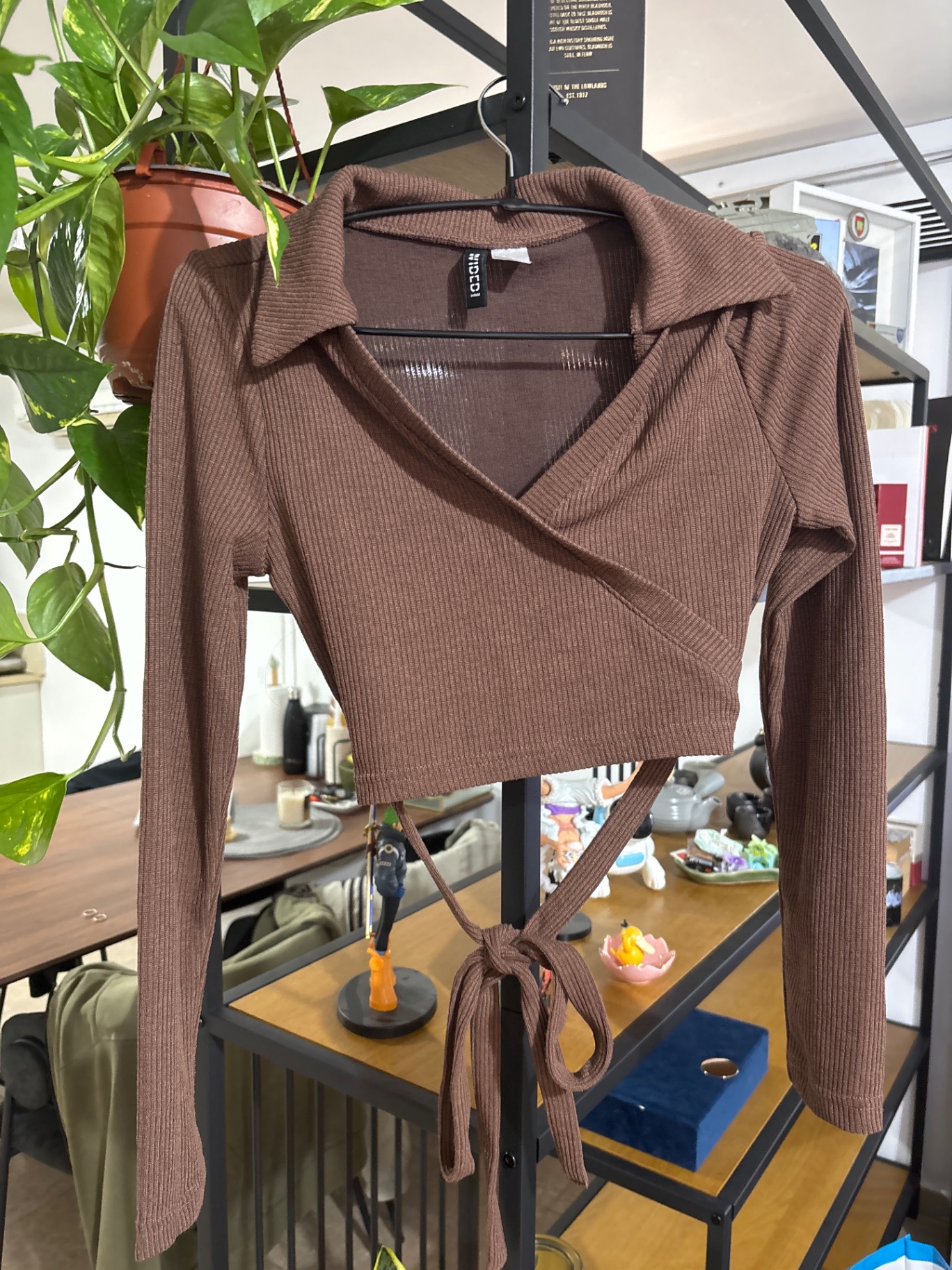 חולצה ארוכה קרופ S H&M - אייץ' אנד אם יד שנייה בנמיז - Nemyz