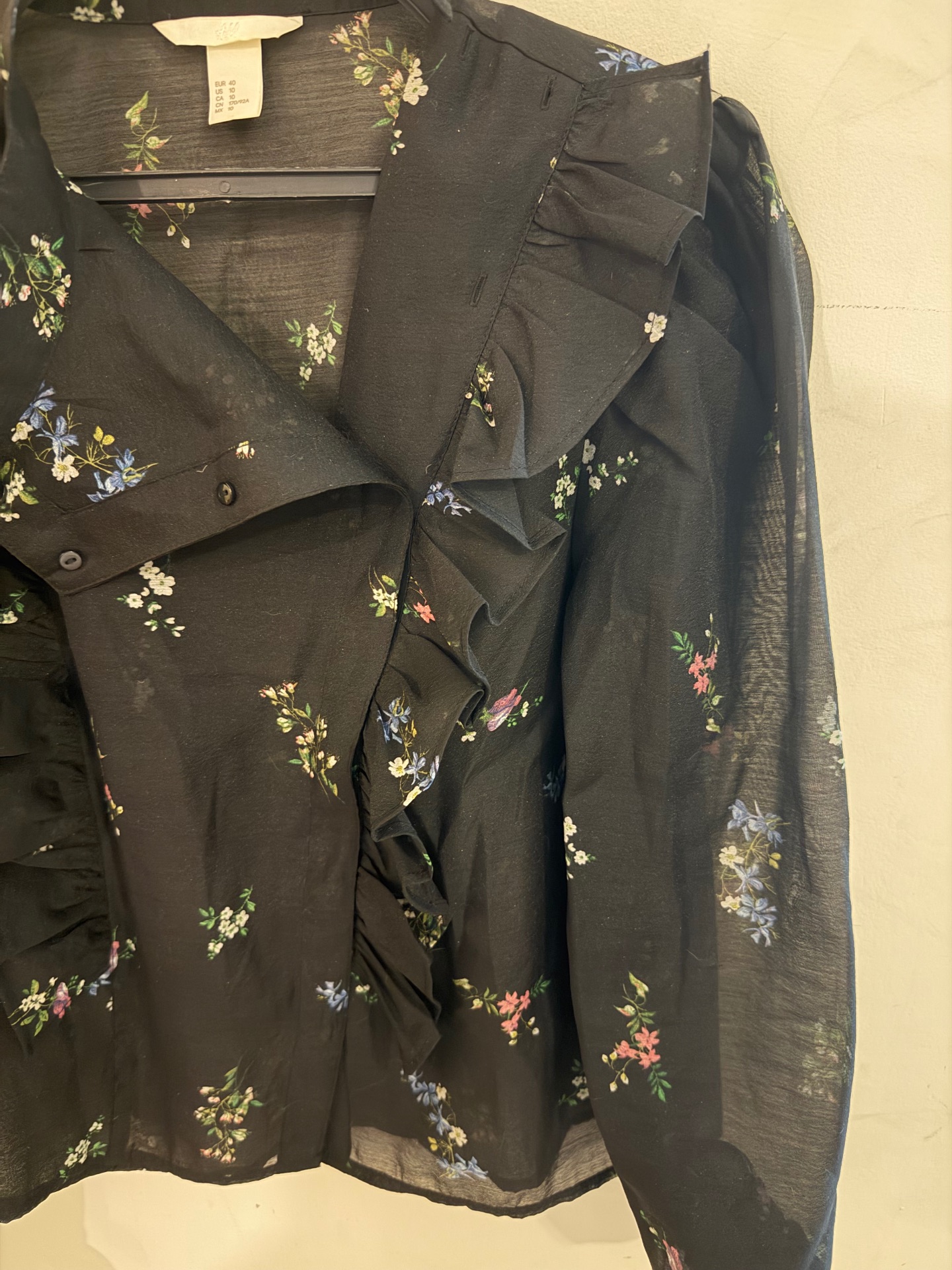חולצת שיפון פרחוניץ H&M - אייץ' אנד אם יד שנייה בנמיז - Nemyz