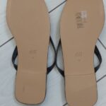 כפכפי אצבע חום כהה H&M - אייץ' אנד אם יד שנייה בנמיז - Nemyz