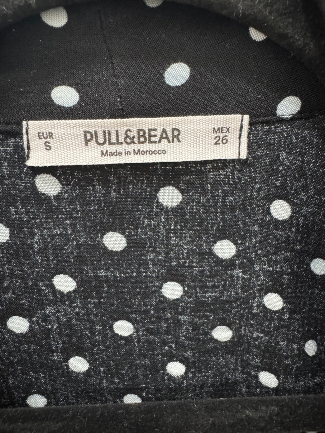 חולצת מעטפת נקודות Pull & Bear - פול אנד בר יד שנייה בנמיז - Nemyz