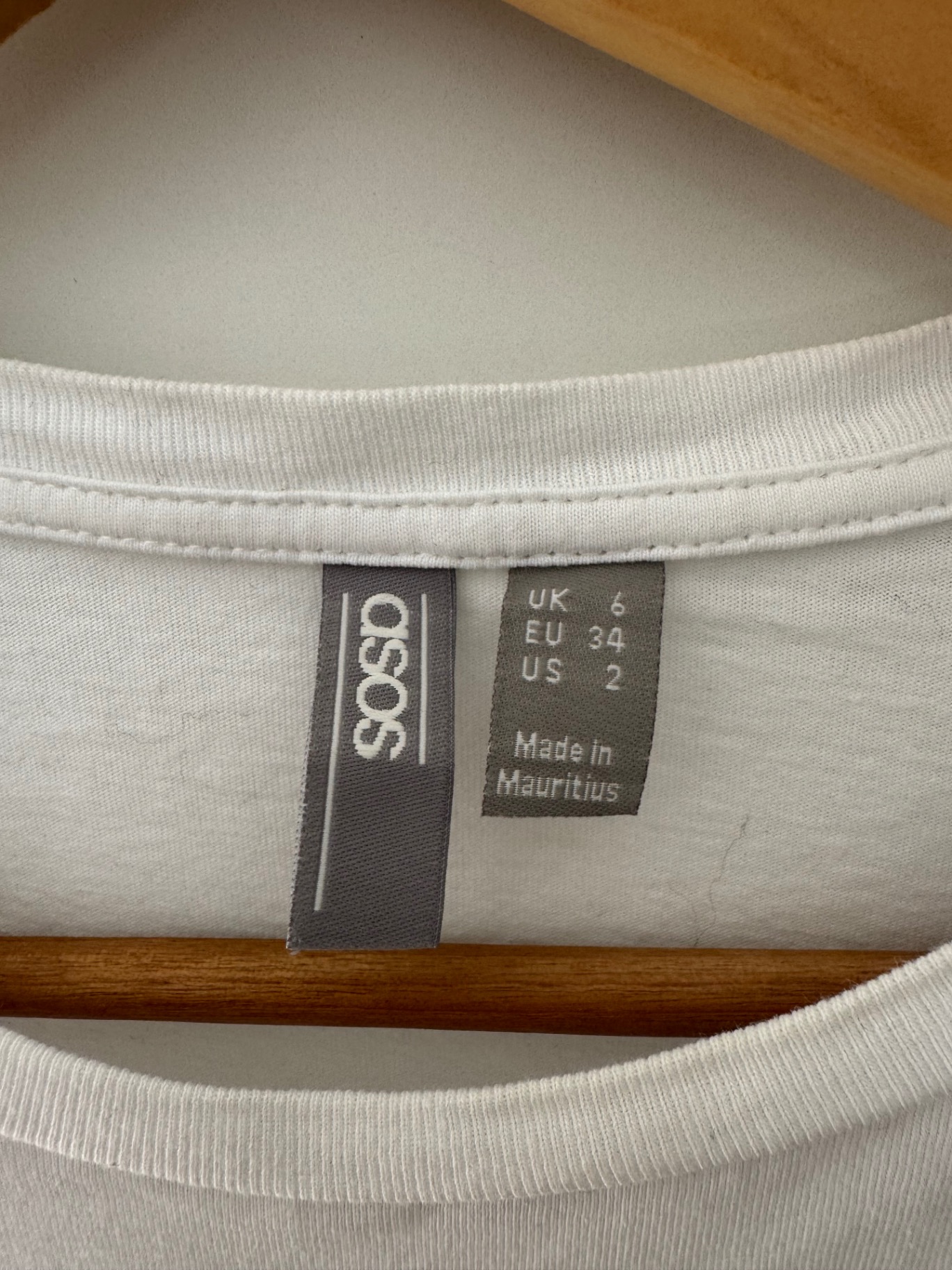 טישרט לבנה אסוס Asos – אסוס יד שנייה בנמיז - Nemyz