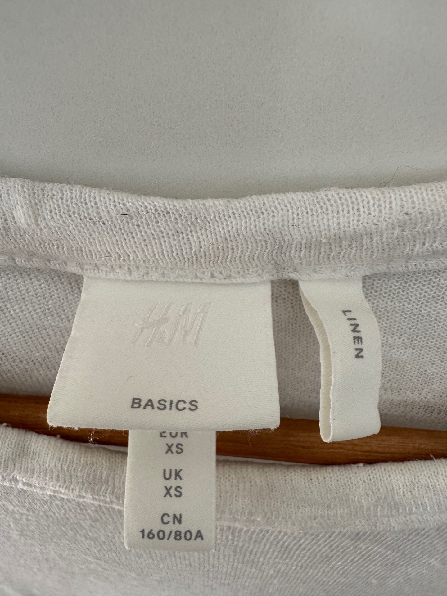 טישרט לבנה פשתן H&M - אייץ' אנד אם יד שנייה בנמיז - Nemyz