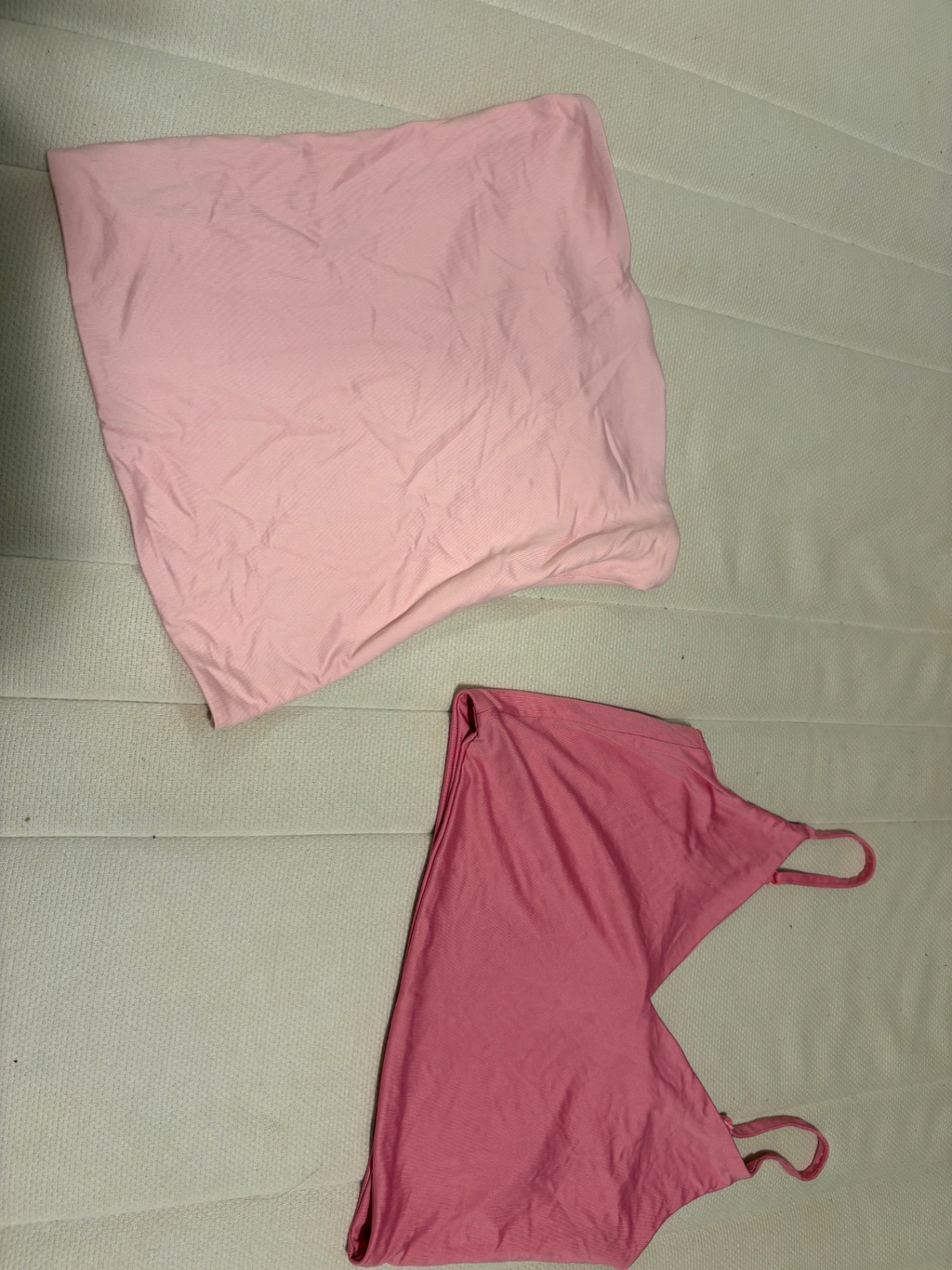שני טופים ורודים Bershka – ברשקה יד שנייה בנמיז - Nemyz