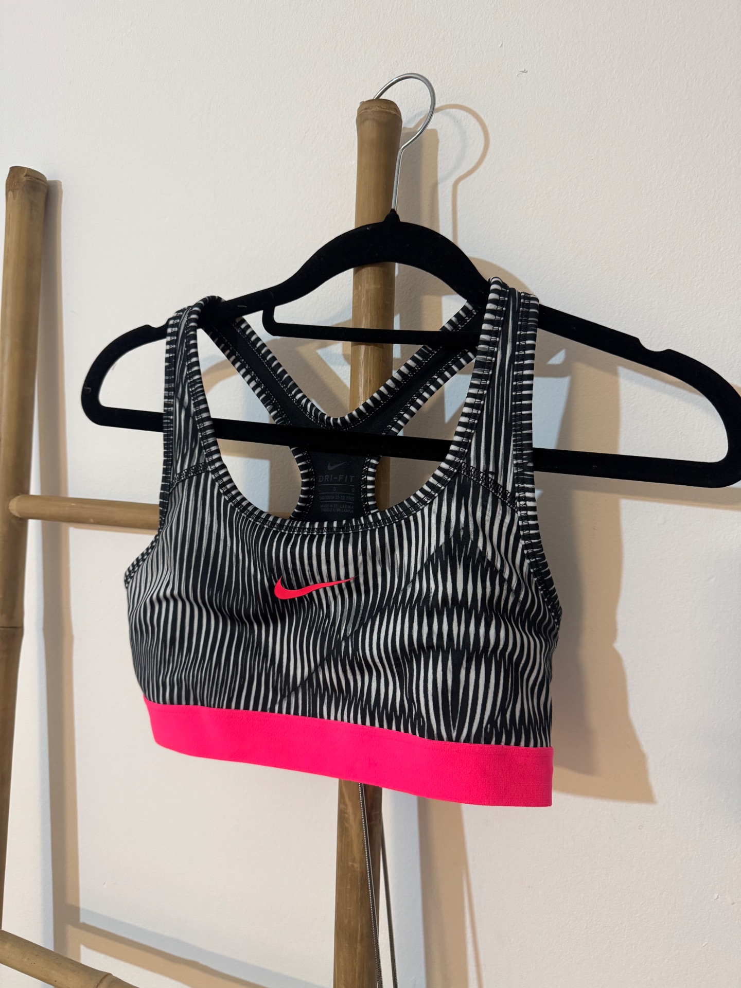 טופ ספורט של Nike Nike - נייקי יד שנייה בנמיז - Nemyz