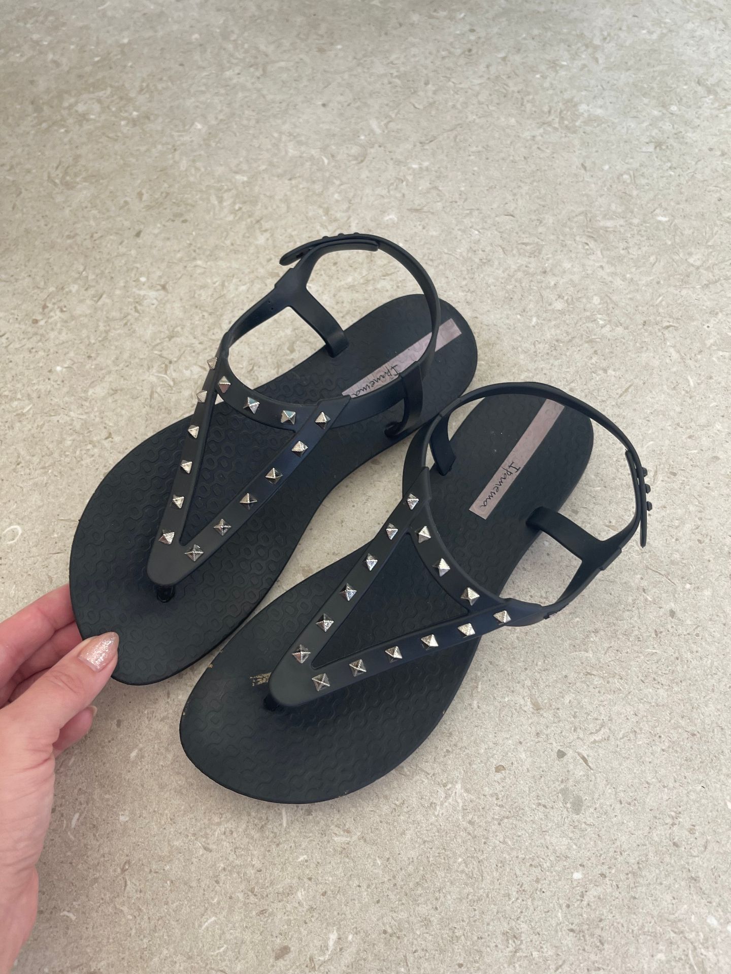 Ipanema Sandals אחר יד שנייה בנמיז - Nemyz