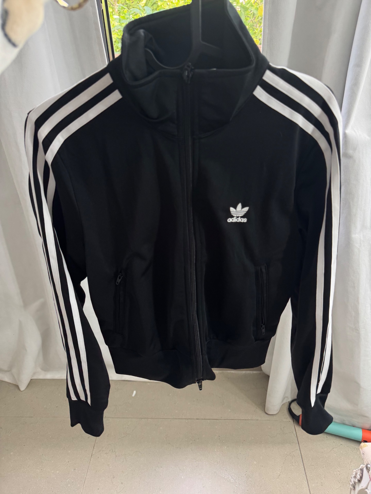 ג׳קט אדידס שחור Adidas – אדידס יד שנייה בנמיז - Nemyz