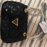 תיק צד שחור GUESS Guess - גס יד שנייה בנמיז - Nemyz