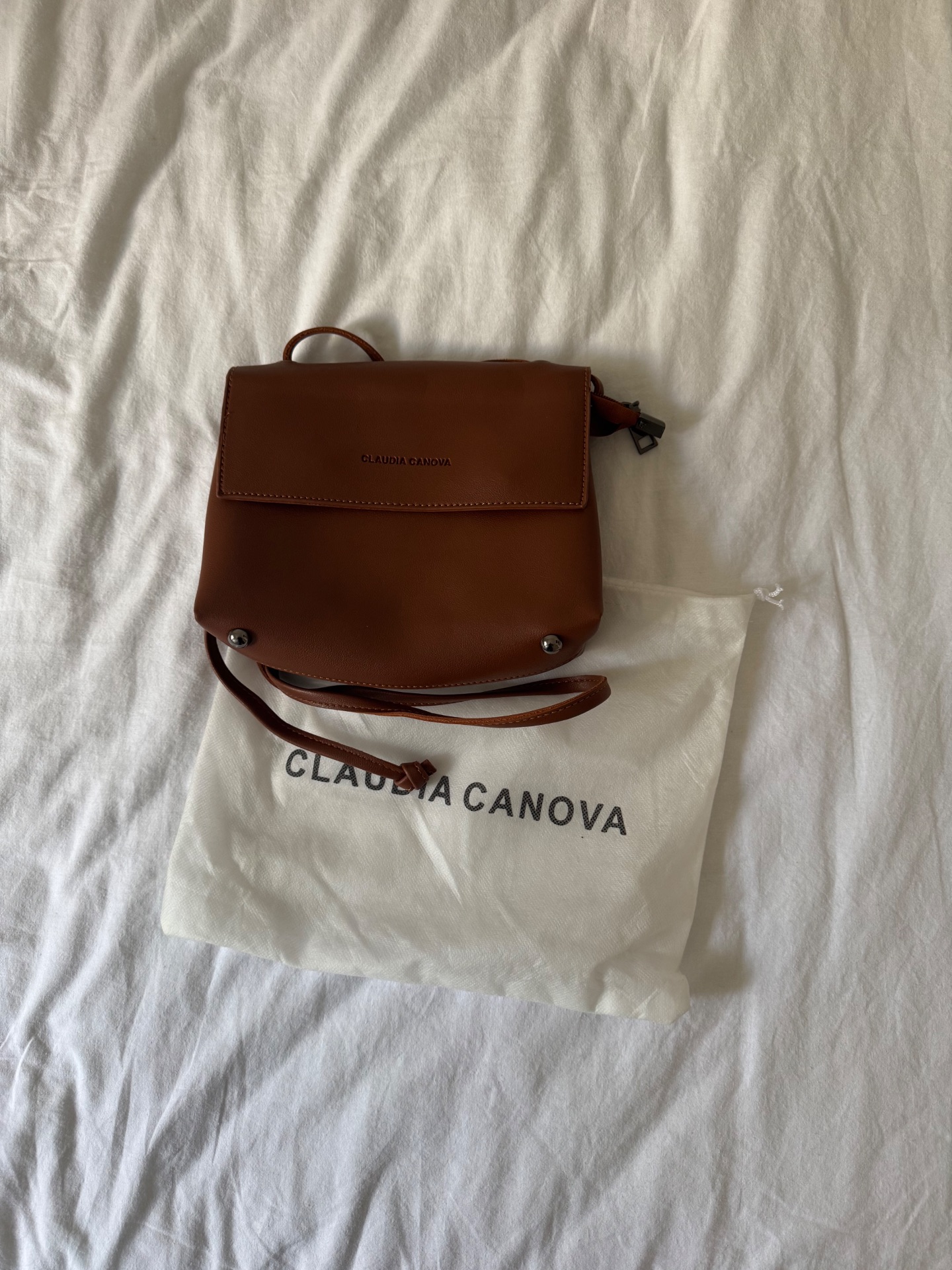 Claudia canova Asos – אסוס יד שנייה בנמיז - Nemyz