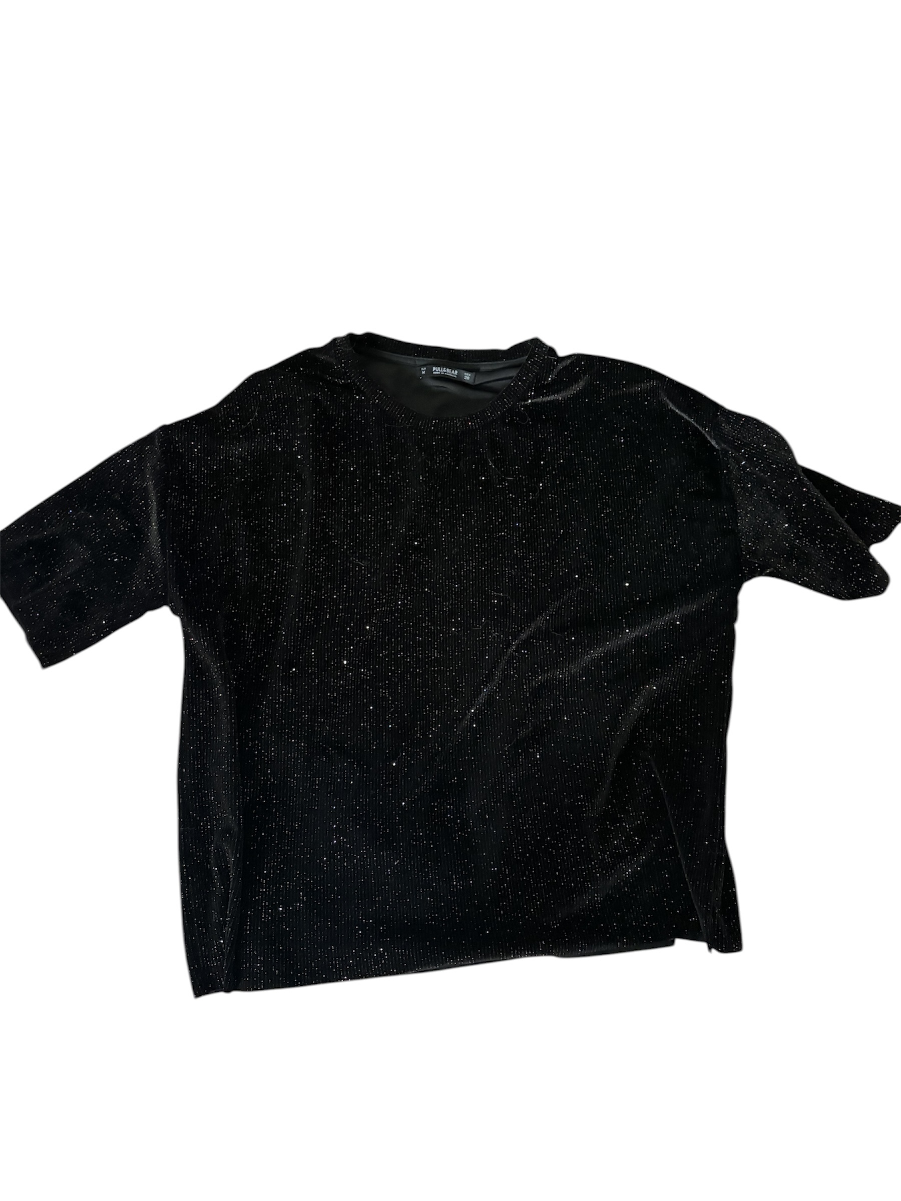 חולצה מנצנצת שחורה Pull & Bear - פול אנד בר יד שנייה בנמיז - Nemyz