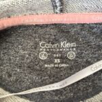 עליונית Calvin Klein Calvin Klein – קלווין קליין יד שנייה בנמיז - Nemyz