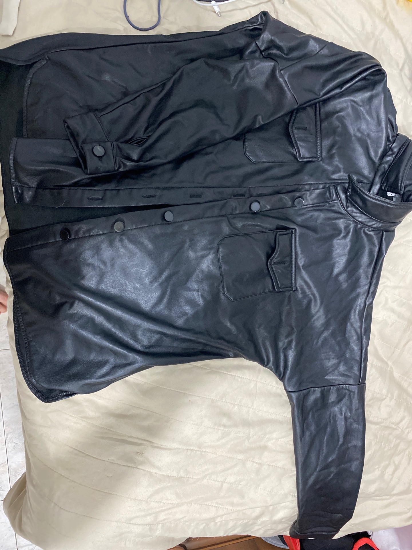 חולצה שחורה מכופתרת Massimo Dutti - מסימו דוטי יד שנייה בנמיז - Nemyz