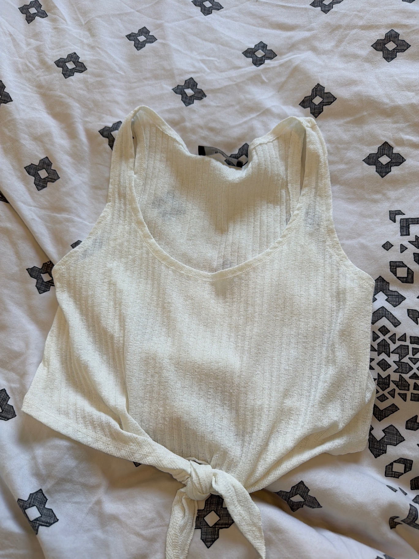 גופיית קרופ שקפקפה Bershka – ברשקה יד שנייה בנמיז - Nemyz