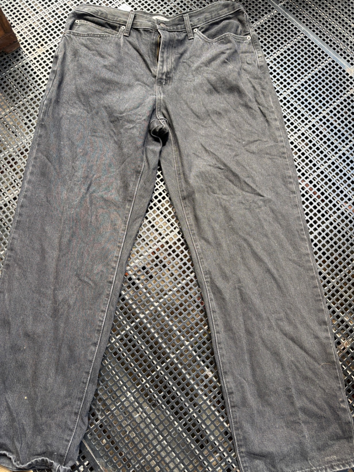 ליויס שחור גזרת באגי Levi's - ליווייס יד שנייה בנמיז - Nemyz