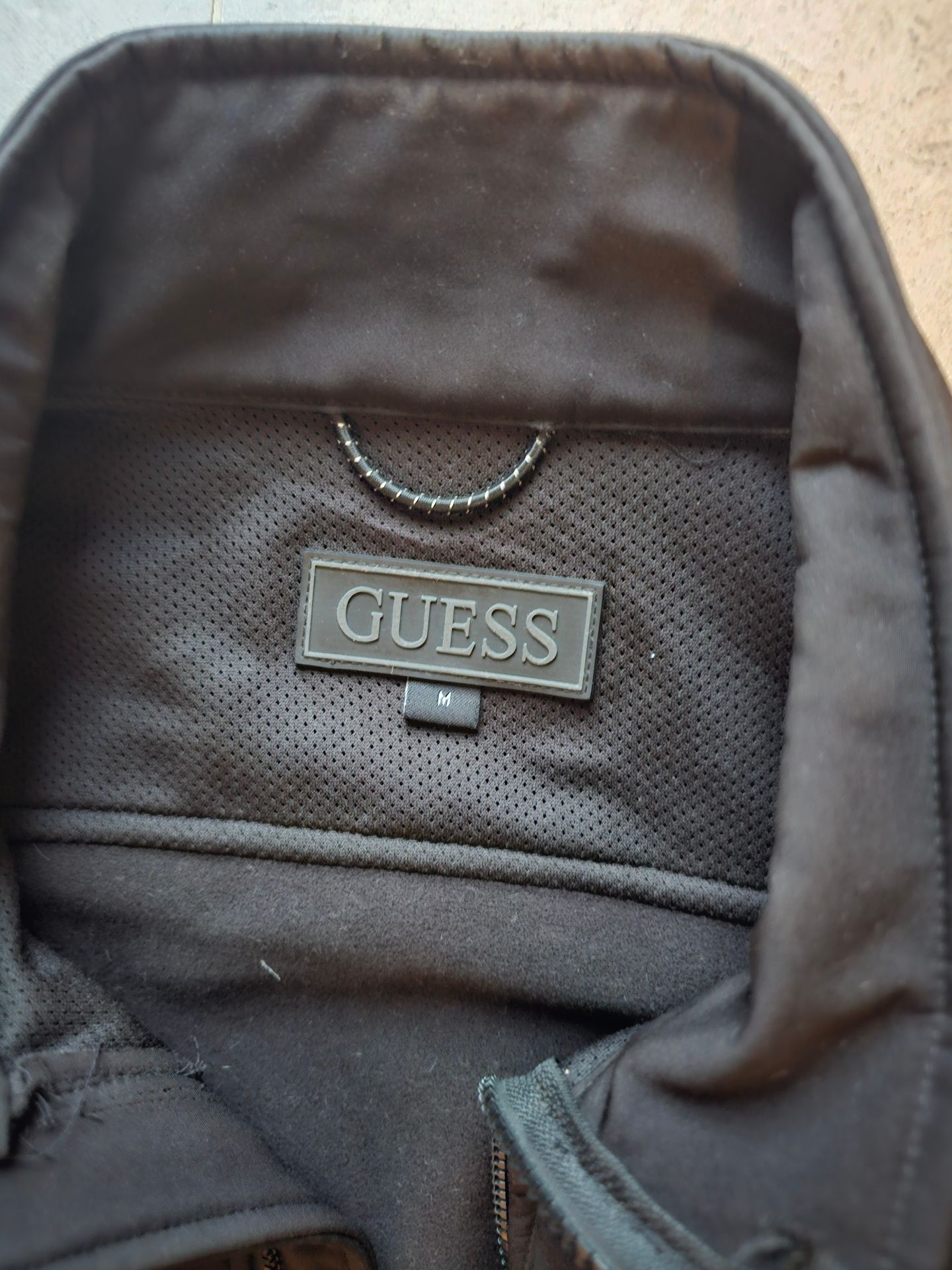 מעיל Guess Guess - גס יד שנייה בנמיז - Nemyz