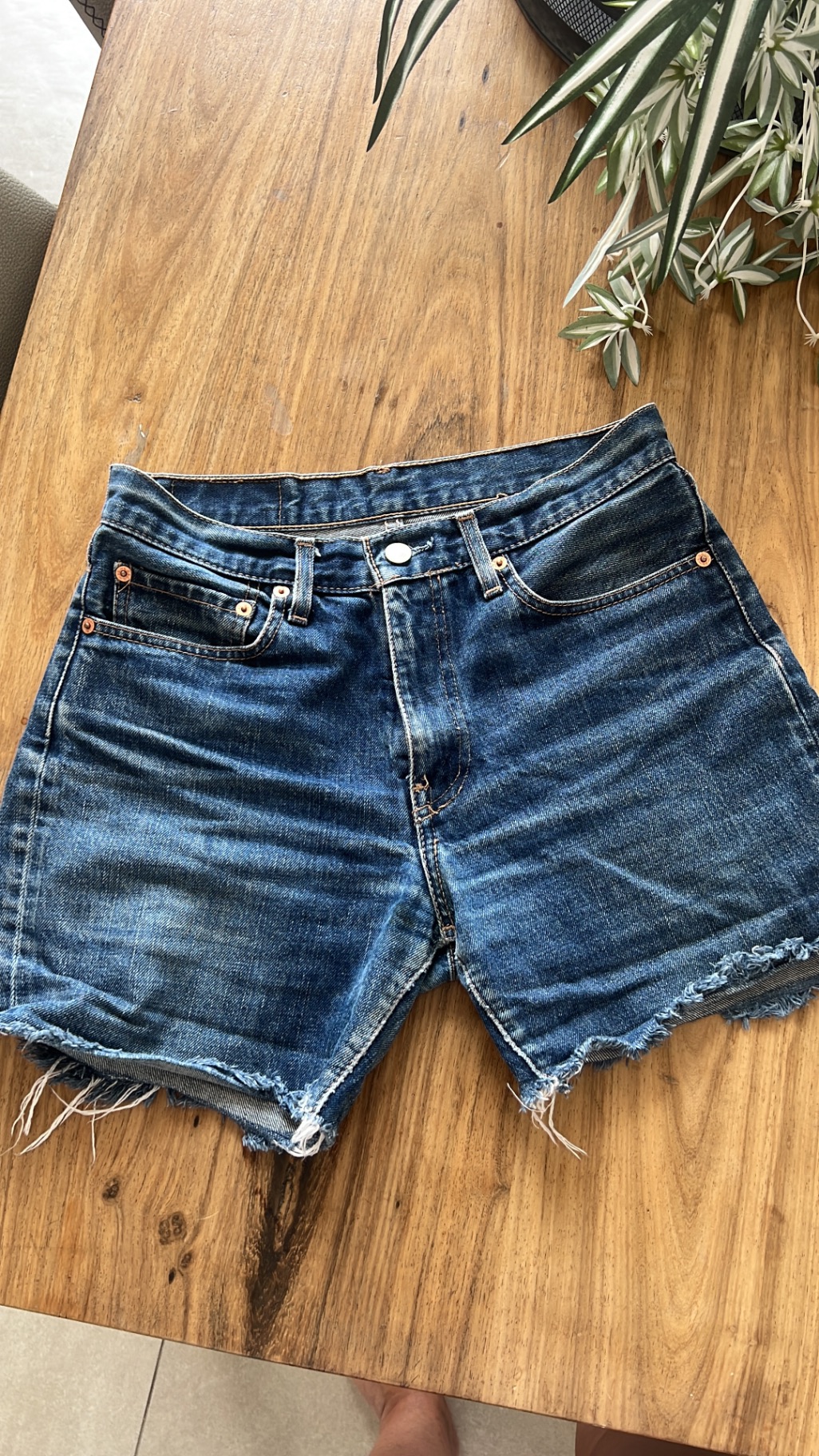 ג׳ינס ליוויס קצר Levi's - ליווייס יד שנייה בנמיז - Nemyz