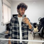 עליונית כחולה משובצת Urbanica – אורבניקה יד שנייה בנמיז - Nemyz