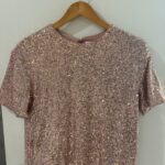 חולצת פאייטים ורודה H&M - אייץ' אנד אם יד שנייה בנמיז - Nemyz