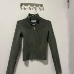 חולצת סריג ריב Bershka – ברשקה יד שנייה בנמיז - Nemyz